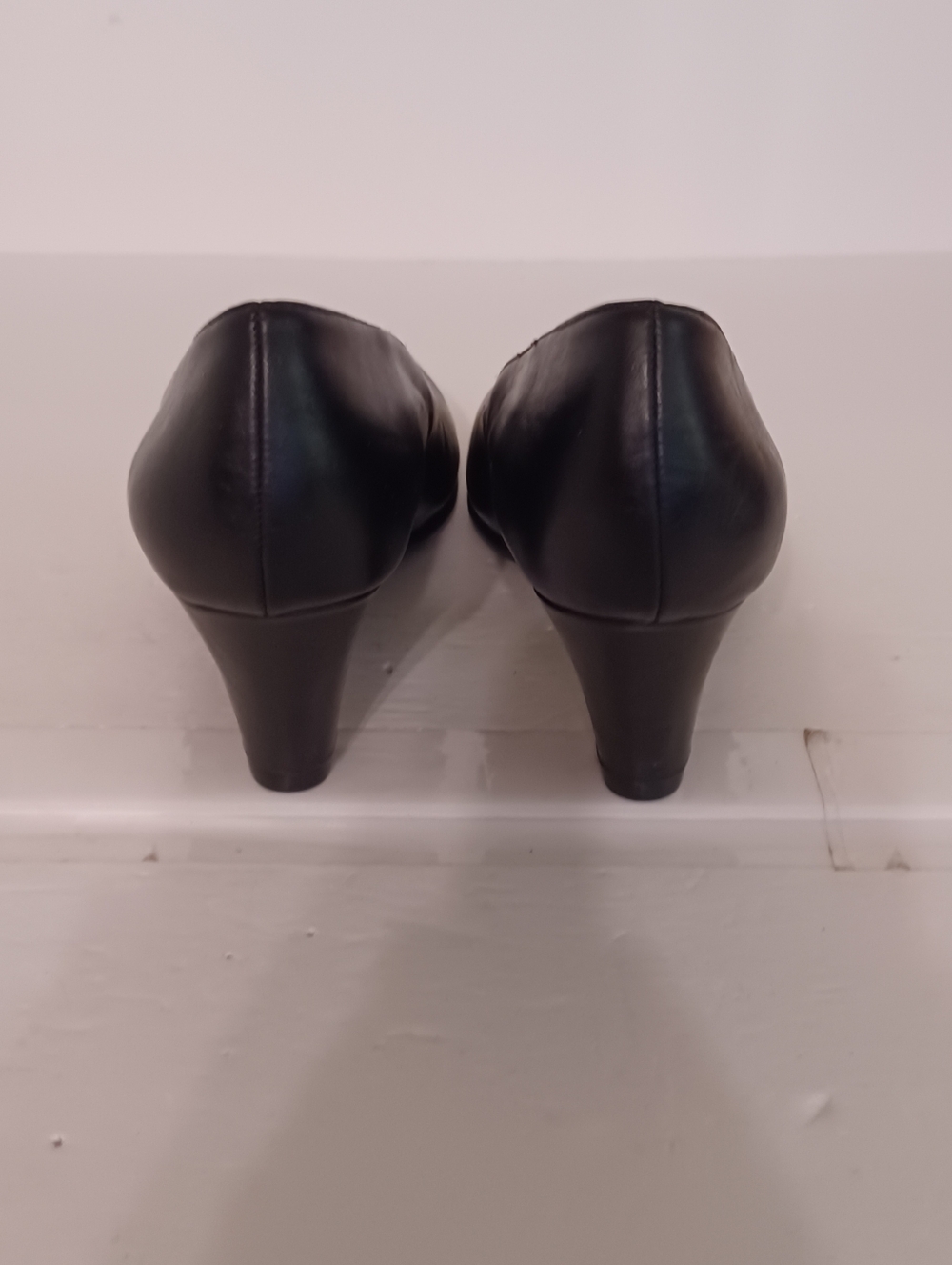 NWOT Womens A2 Heelrest AEROSOLES Classic Black Leather Mid-Heel Pumps Size 7.5M - Picture 4 of 6